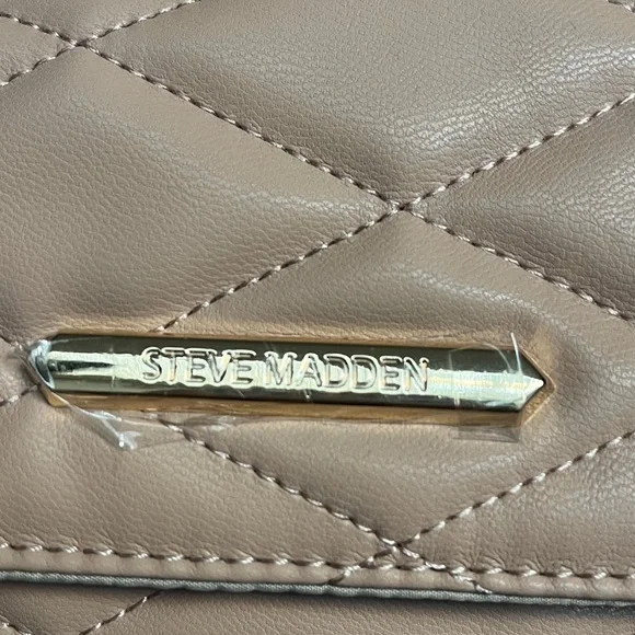 NWT Steve Madden Blush Quilted Crossbody Bag - Picture 3 of 9